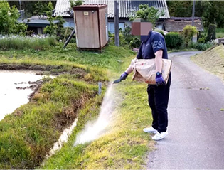 リサイクルの取り組み② 古くなった塩を除草剤に